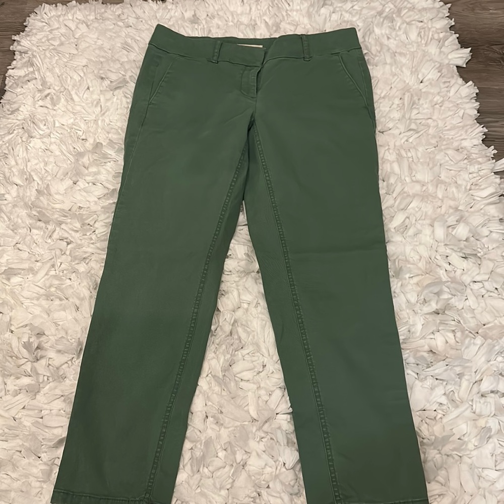 Ann Taylor Loft size 8 Olive green capris